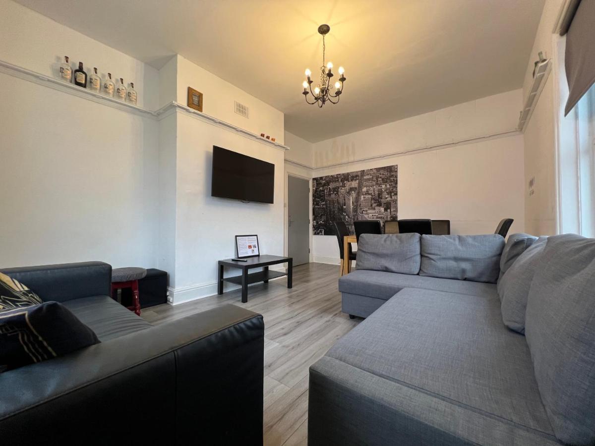 Peaky Blinders Apartment 5 Min Walk To Blackpool Tower Sleeps Up To 14 Екстериор снимка